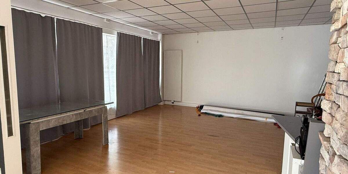 Gewerbeobjekt Beverungen - 4 Zimmer, 135 m&sup2;, 700&euro; | Angebot:25665635