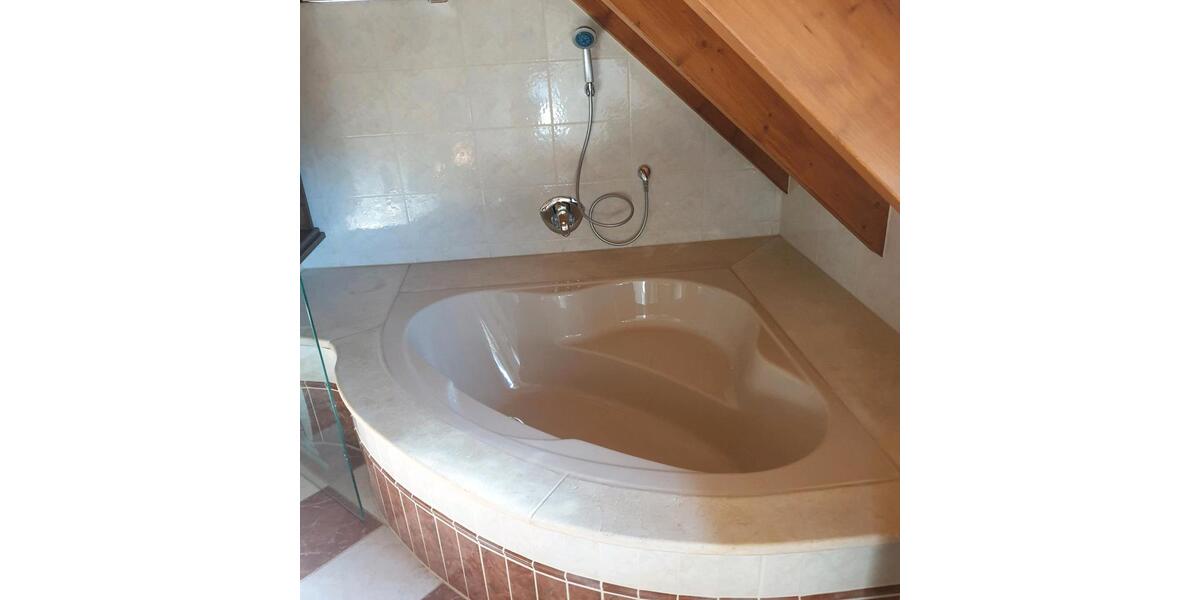 Dachgeschoßwohnung Herrieden - 3.5 Zimmer, 150 m&sup2;, 1.180&euro; | Angebot:25326585