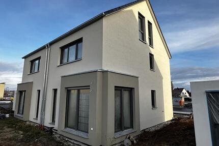 Haus Taucha - 5 Zimmer, 132 m&sup2;, 1.950&euro; | Angebot:23738295