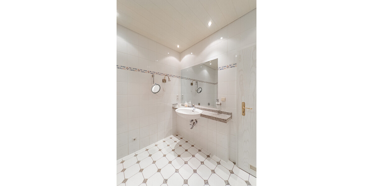 Wohnung mit Panoramablick auf den Rhein - Erdgeschoßwohnung Königswinter | Angebot:24427721