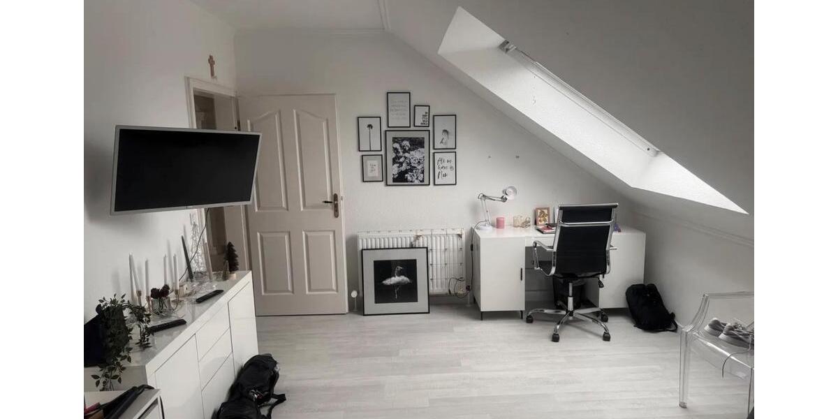Dachgeschoßwohnung Bayreuth Meyernberg - 5 Zimmer, 160 m&sup2;, 2.097&euro; | Angebot:26563231