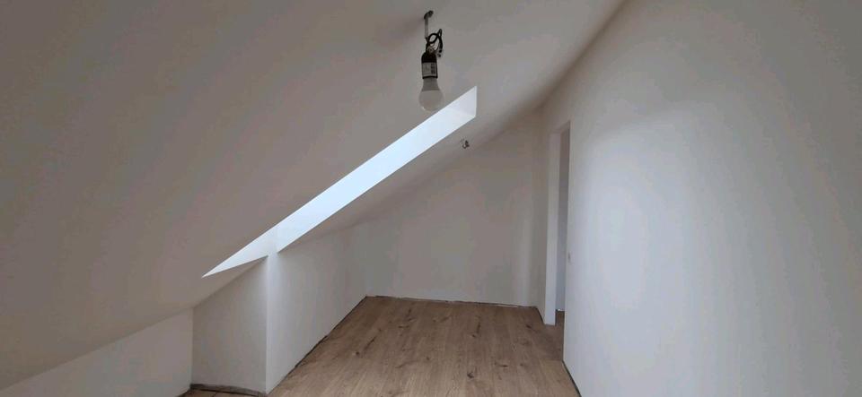 Dachgeschoßwohnung Burgkirchen an der Alz - 2.5 Zimmer, 65 m&sup2;, 1.040&euro; | Angebot:26478532