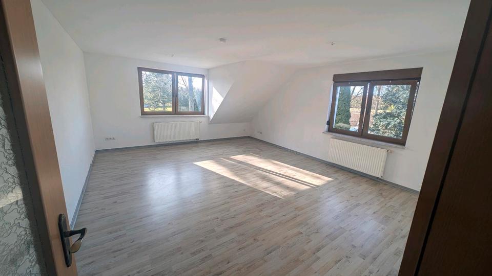 Dachgeschoßwohnung Schkeuditz - 3 Zimmer, 106 m&sup2;, 700&euro; | Angebot:25291764