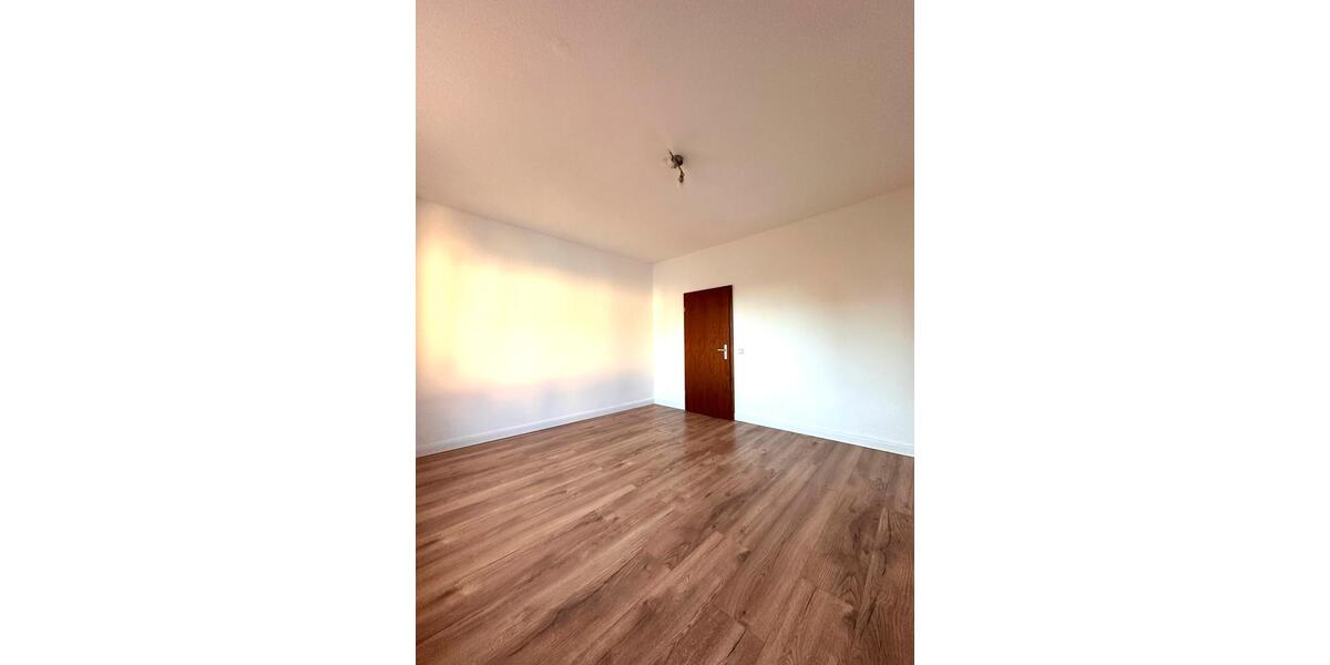 2- Zimmer Wohnung 1. OG links 2 zimmer