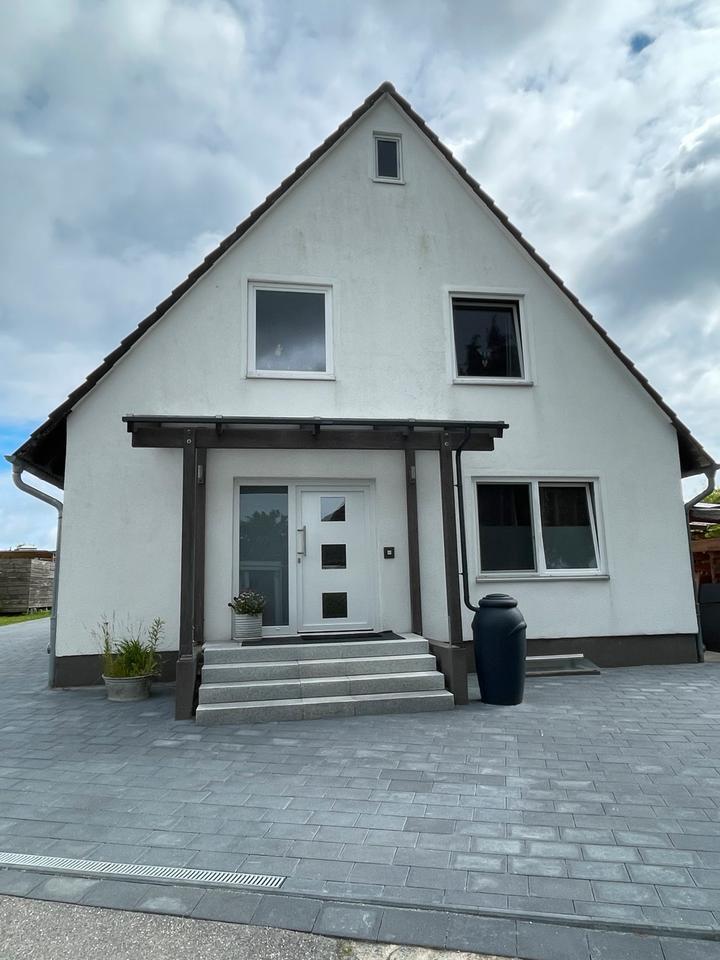 Einfamilienhaus mit zwei Wohnungen Dorf Pries