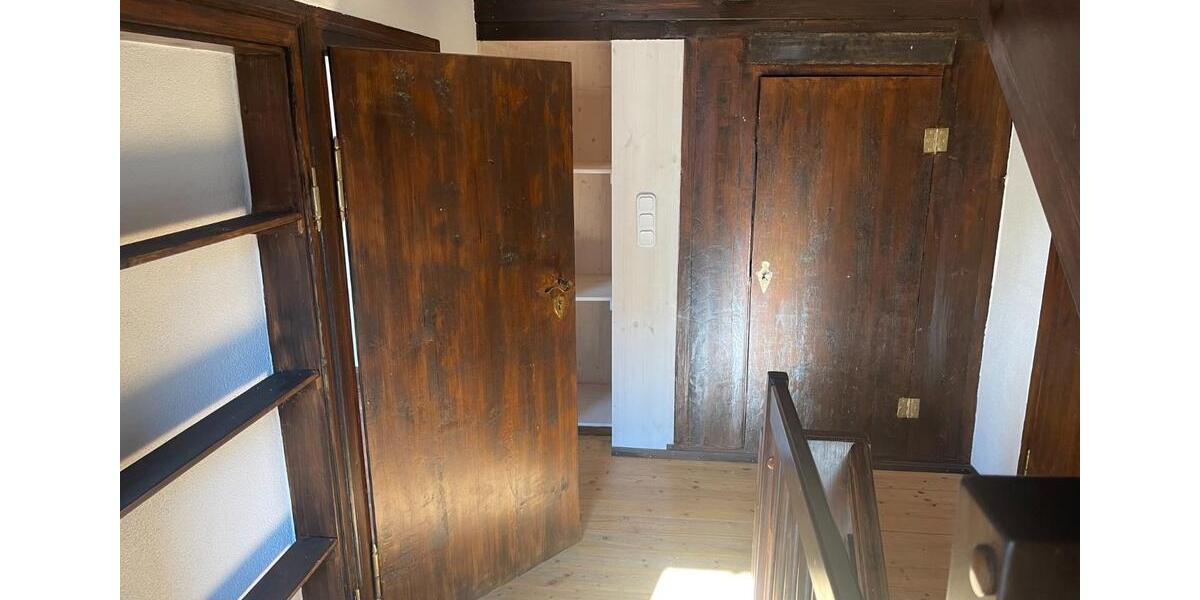 Etagenwohnung Rositz - 4 Zimmer, 102 m&sup2;, 650&euro; | Angebot:25906015