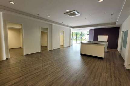 Büro in Bergisch Gladbach 1.917 € 193 m²