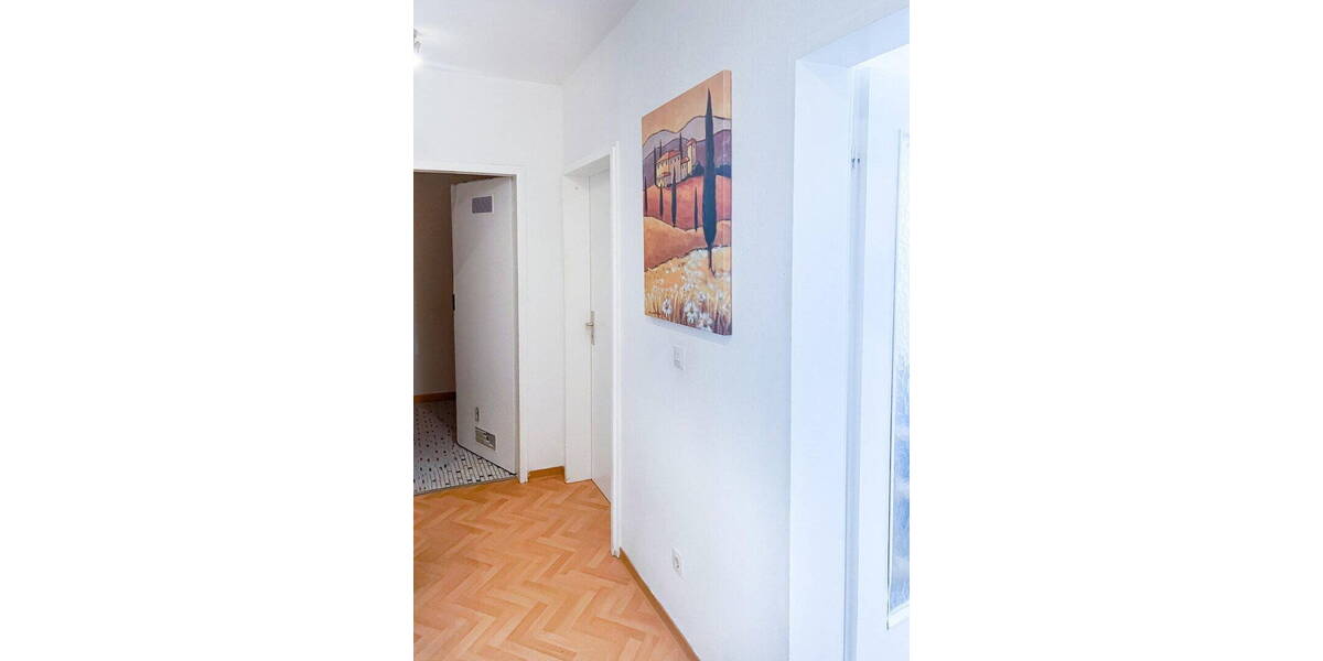 Etagenwohnung Eisenberg - 3 Zimmer, 73 m&sup2;, 700&euro; | Angebot:26015821