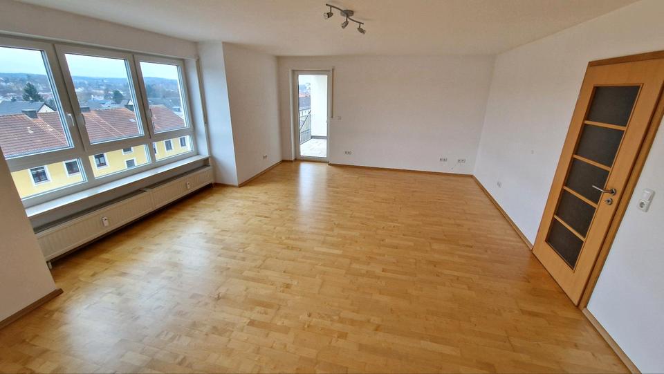 Helle 3 Zimmer Wohnung mit Balkon in Sulzbach-Rosenberg 3 zimmer