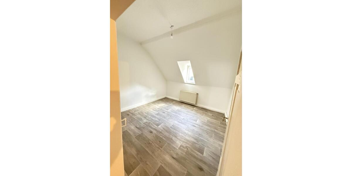 Dachgeschoßwohnung Idar-Oberstein Oberstein - 3 Zimmer, 80 m&sup2;, 500&euro; | Angebot:26000140