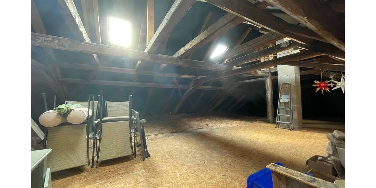 Etagenwohnung Radebeul Oberlößnitz - 3 Zimmer, 151 m&sup2;, 1.850&euro; | Angebot:25668402