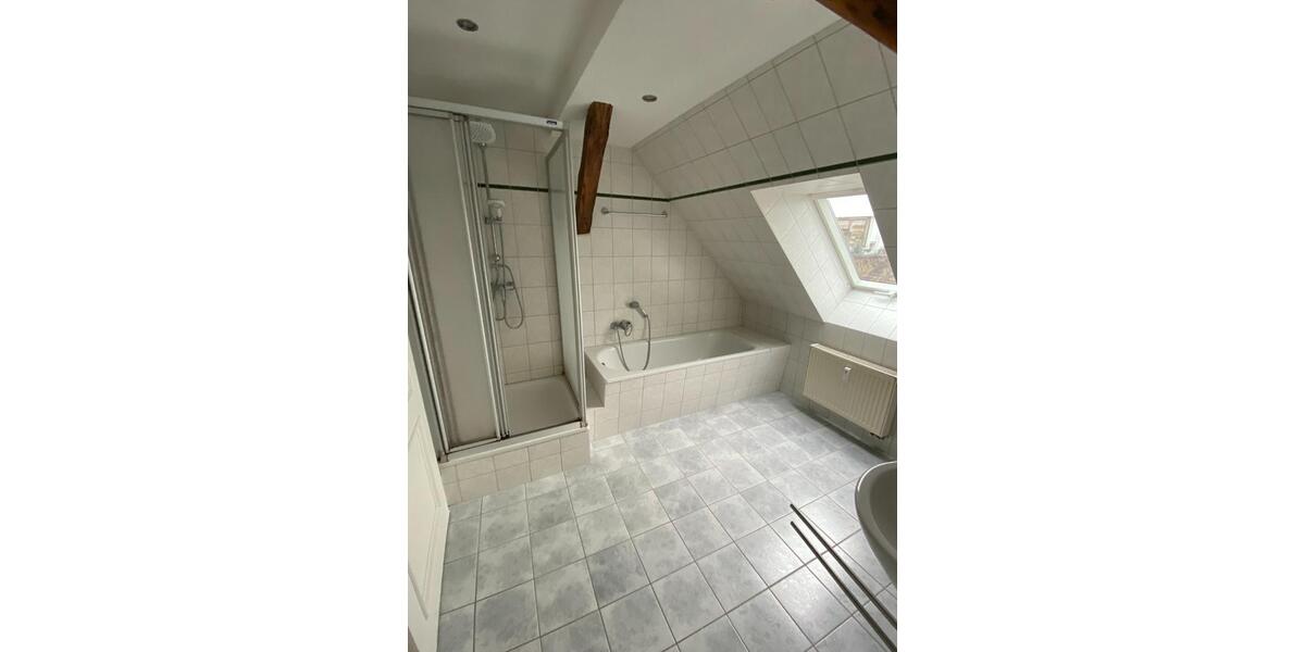 Dachgeschoßwohnung Dessau-Roßlau Brambach - 4 Zimmer, 115 m&sup2;, 690&euro; | Angebot:25510015