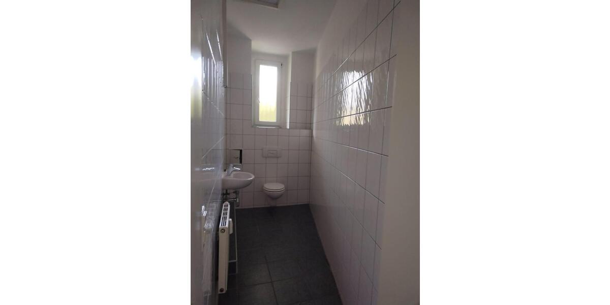 Erdgeschoßwohnung Meerane - 4 Zimmer, 90 m&sup2;, 570&euro; | Angebot:25859242