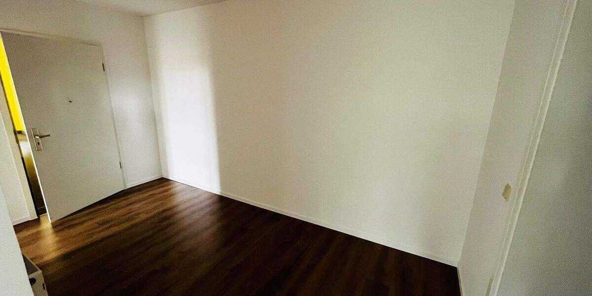 Helle 3 Zimmer-Whg im schönen Altbau! 3 zimmer