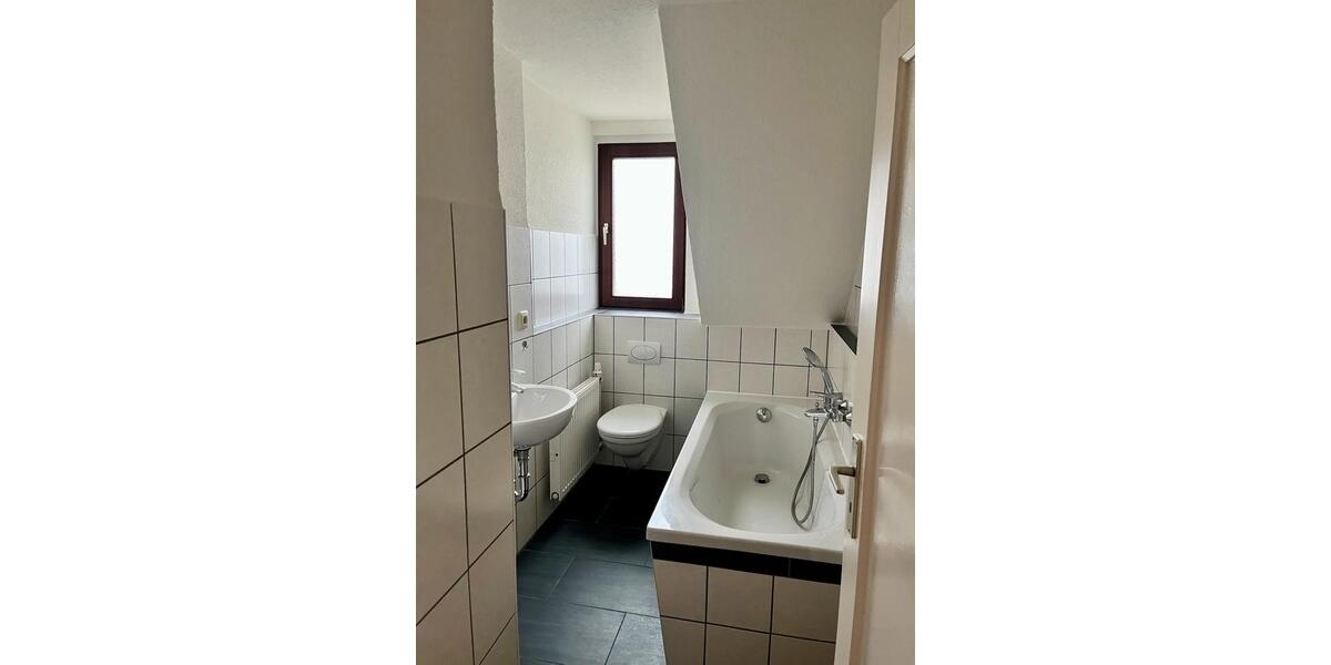 Dachgeschoßwohnung Dessau-Roßlau Dessau - 2 Zimmer, 59 m&sup2;, 400&euro; | Angebot:25791151