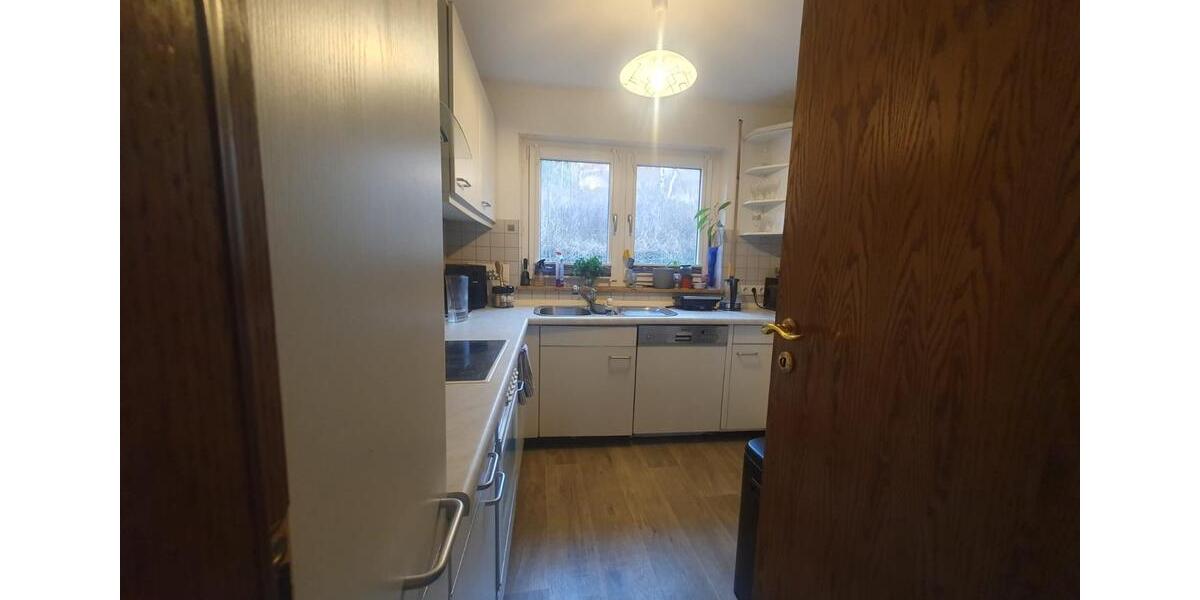 Modernisierte 4-Zimmer-Etagenwohnung mit Balkon und Einbauküche 4 zimmer