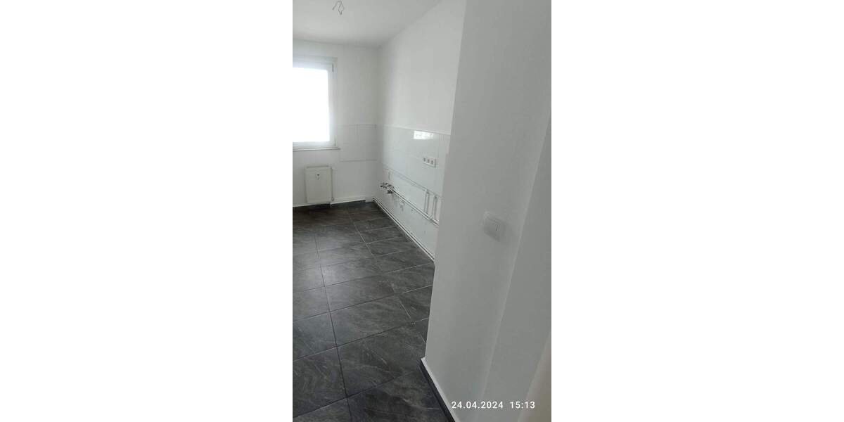 Etagenwohnung Bitterfeld-Wolfen Wolfen - 4 Zimmer, 70 m&sup2;, 490&euro; | Angebot:25050595