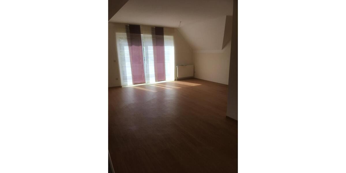 Dachgeschoßwohnung Hemmoor - 3 Zimmer, 75 m&sup2;, 690&euro; | Angebot:24611059