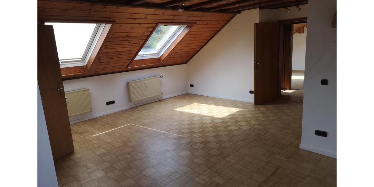 Dachgeschoßwohnung Lindenfels - 5 Zimmer, 110 m&sup2;, 550&euro; | Angebot:25837999