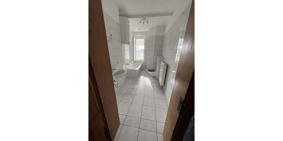 Etagenwohnung Naumburg Siedlungsviertel - 4 Zimmer, 96 m&sup2;, 610&euro; | Angebot:24974687