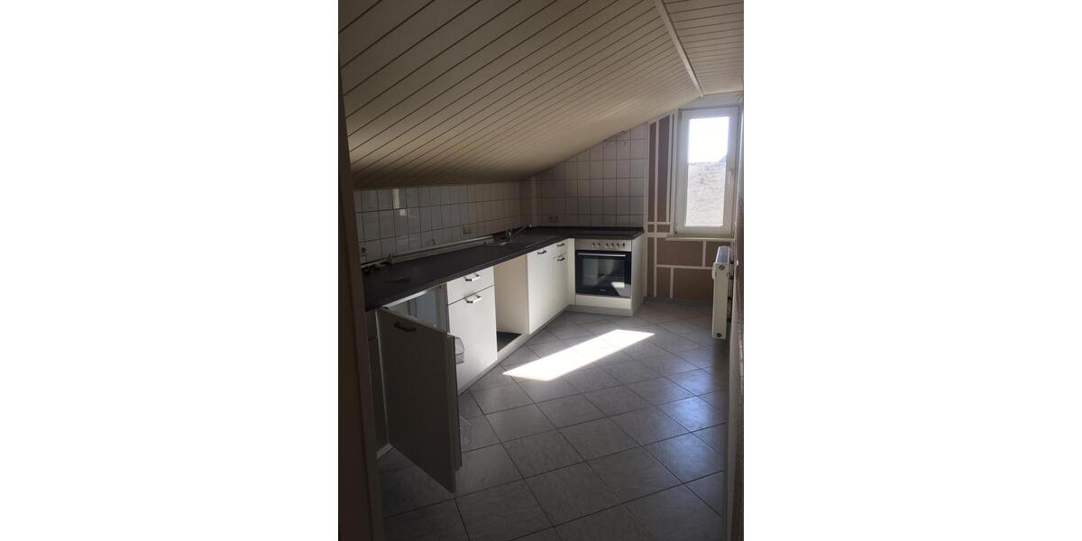 Dachgeschoßwohnung Mirow - 2.5 Zimmer, 64 m&sup2;, 416&euro; | Angebot:23697543