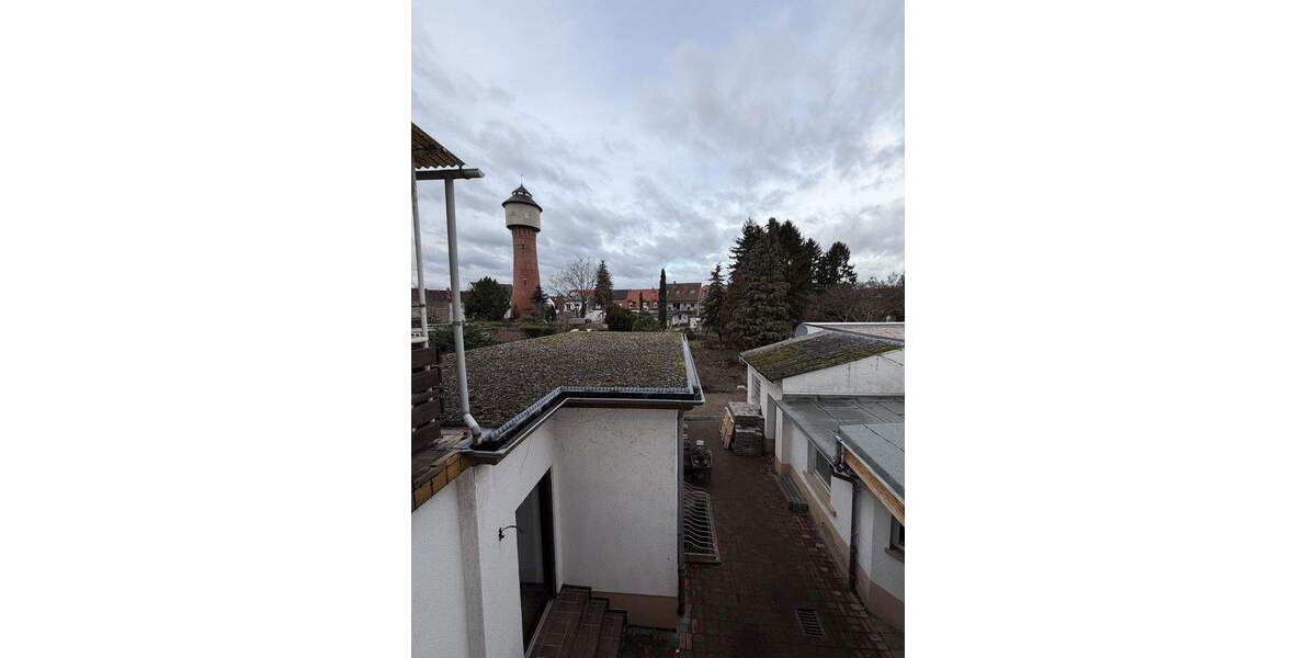 Großzügiges, frisch renoviertes Zweifamilienhaus mit Garten - Plankstadt 8 zimmer