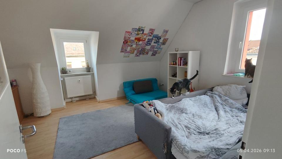 Dachgeschoßwohnung Weiden in der Oberpfalz - 3 Zimmer, 90 m&sup2;, 840&euro; | Angebot:26050494