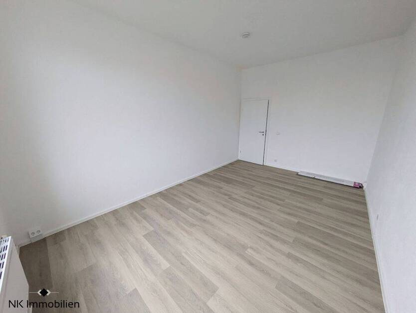 ++ wunderschöne, frisch sanierte 4-Raum Wohnung mit Balkon - ab sofort verfügbar ++
