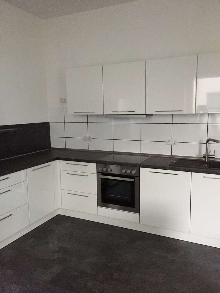 Wohnung zum Mieten in Lichtentanne 830 € 111 m²