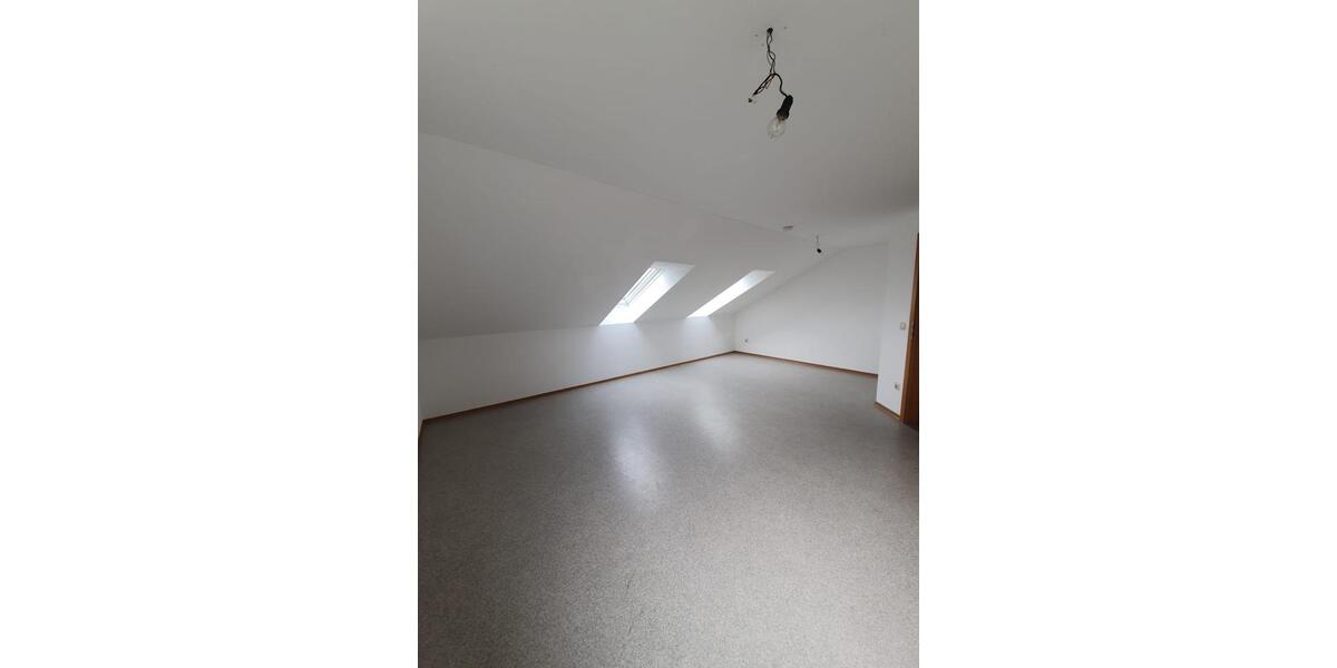 Dachgeschoßwohnung Regensburg Das Dörnberg - 2.5 Zimmer, 67 m&sup2;, 600&euro; | Angebot:26183659