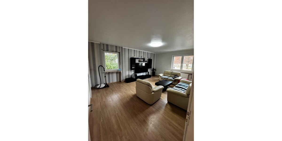 Etagenwohnung Bünde - 5 Zimmer, 163 m&sup2;, 1.000&euro; | Angebot:24687505
