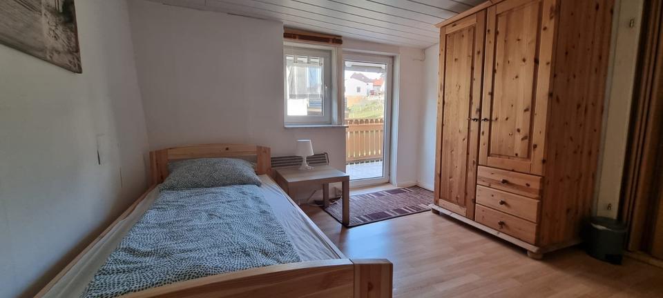 Wohnen auf Zeit Neukirchen - 3 Zimmer, 100 m&sup2;, 20&euro; | Angebot:13685864