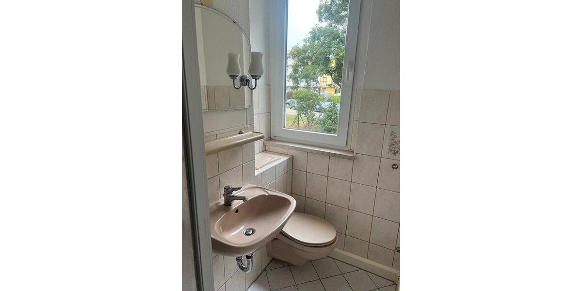 Etagenwohnung Hohenmölsen - 3 Zimmer, 60 m&sup2;, 280&euro; | Angebot:25991449