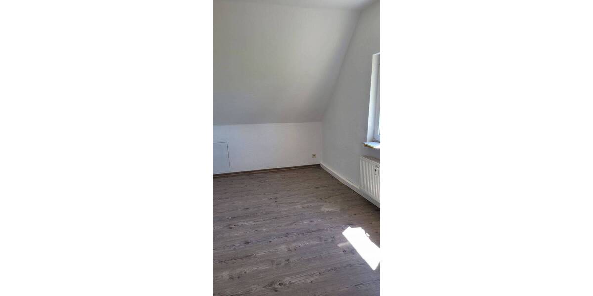 Etagenwohnung Erlau Schweikershain - 4 Zimmer, 70 m&sup2;, 390&euro; | Angebot:25670604