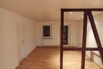 In ruhiger Lage, DG-Wohnung mit Ausblick ins Grüne zu vermieten zimmer