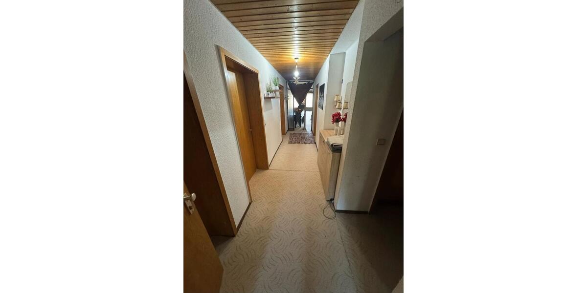 Etagenwohnung Bempflingen - 3 Zimmer, 100 m&sup2;, 1.100&euro; | Angebot:26350196