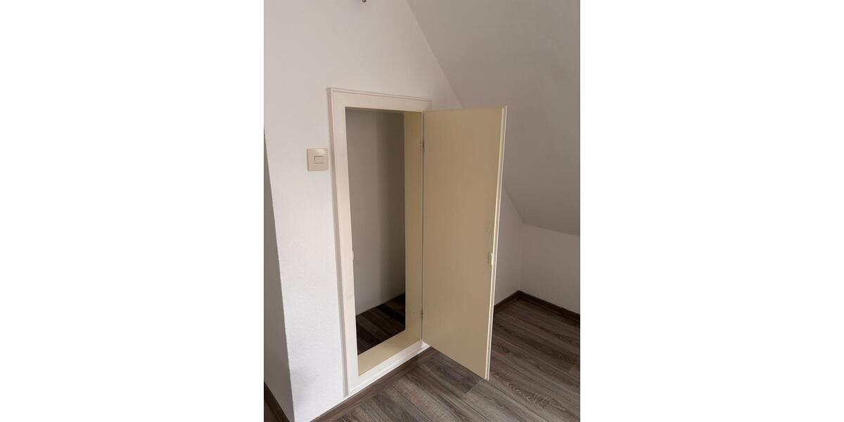 Dachgeschoßwohnung Horn-Bad Meinberg Bad Meinberg - 3 Zimmer, 96 m&sup2;, 700&euro; | Angebot:25872697