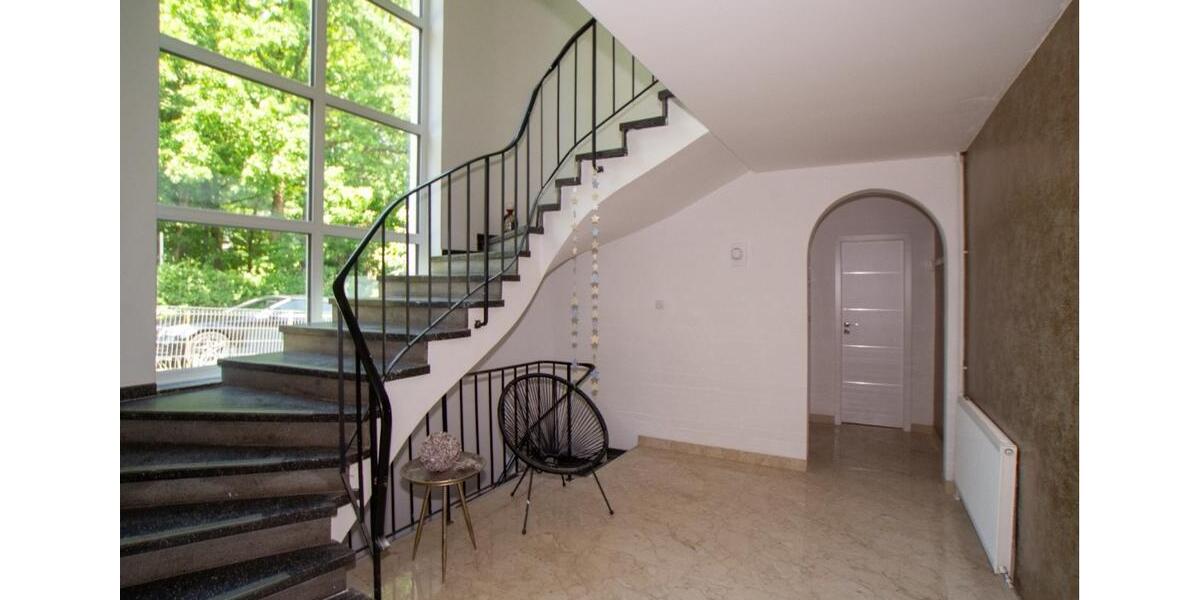 Einfamilienhaus Bad Kissingen - 7 Zimmer, 350 m&sup2;, 2.100&euro; | Angebot:24990718