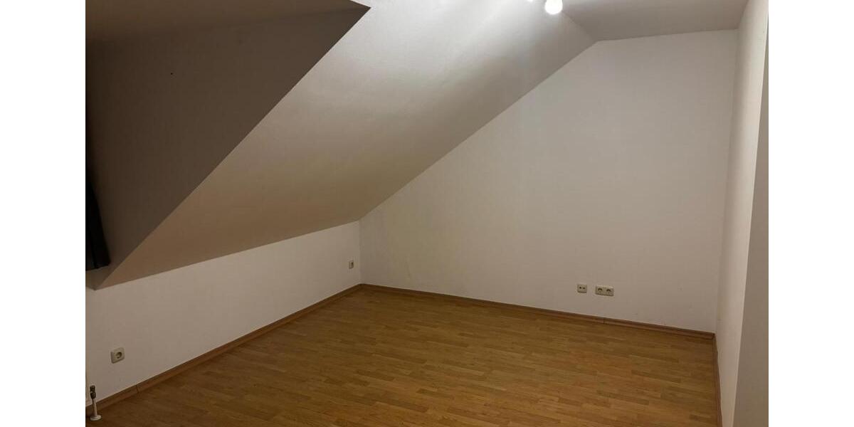 Dachgeschoßwohnung Weilheim in Oberbayern - 2 Zimmer, 60 m&sup2;, 1.000&euro; | Angebot:24855595