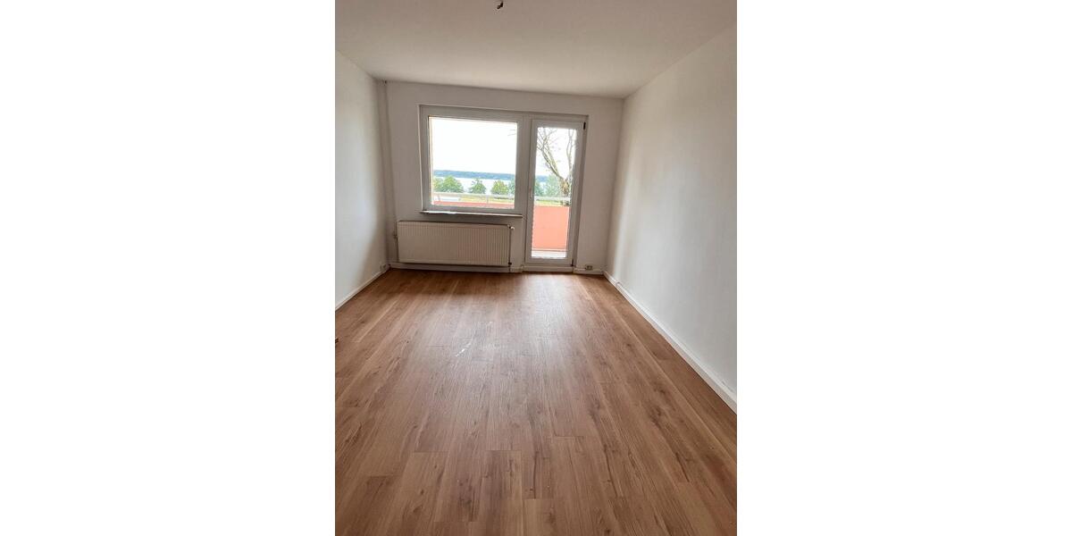 Etagenwohnung Waren (Müritz) - 2 Zimmer, 50 m&sup2;, 410&euro; | Angebot:25938788