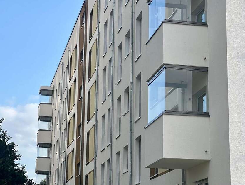 Wohnung zum Mieten in Berlin 1.619,85 € 107.99 m² 4 zimmer