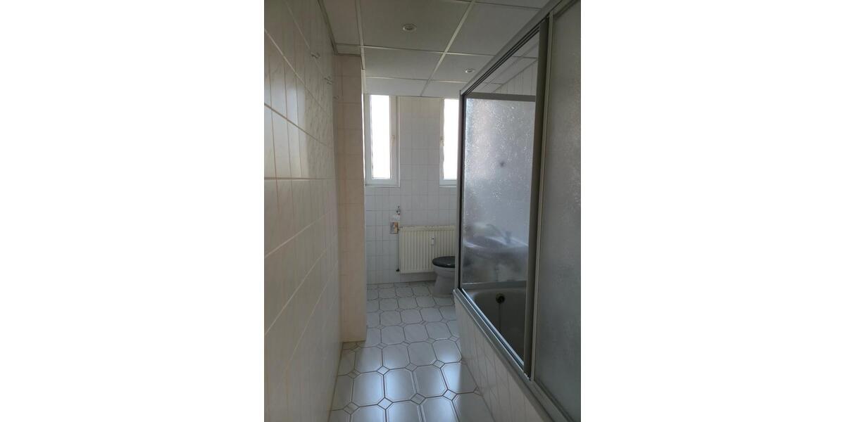 Etagenwohnung Aschersleben - 4 Zimmer, 81 m&sup2;, 425&euro; | Angebot:26443163