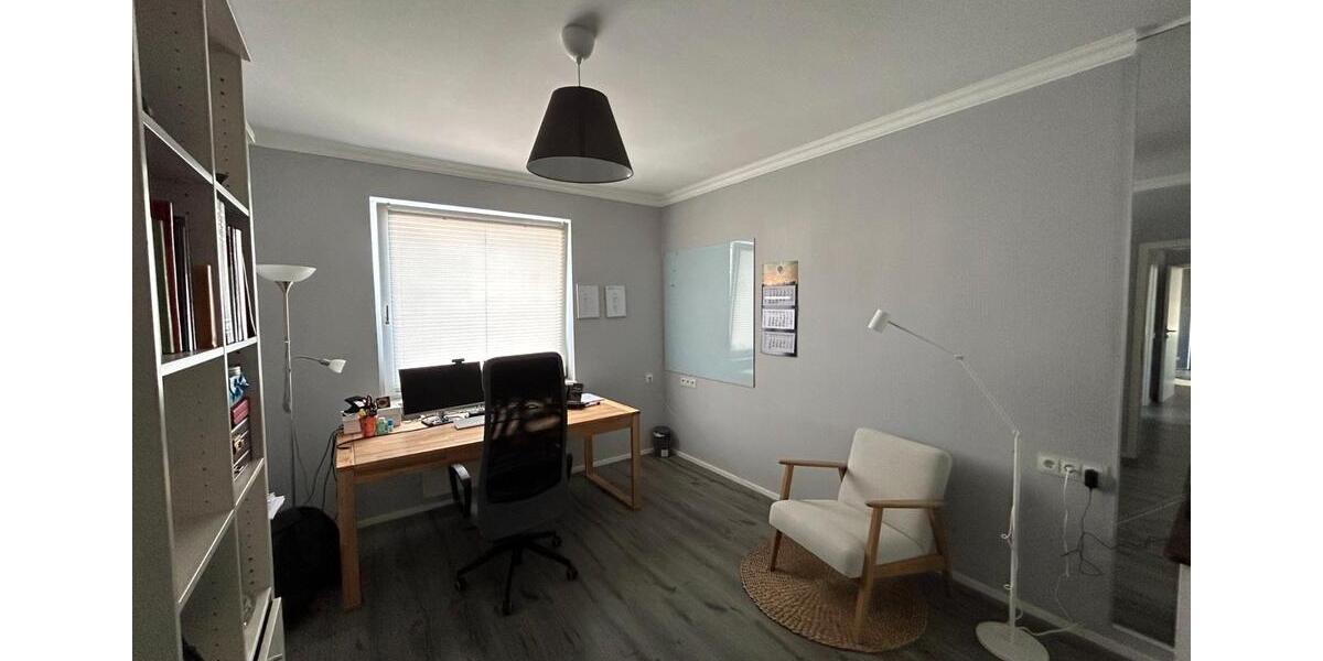 Etagenwohnung Kassel - 4 Zimmer, 105 m&sup2;, 1.200&euro; | Angebot:26623487