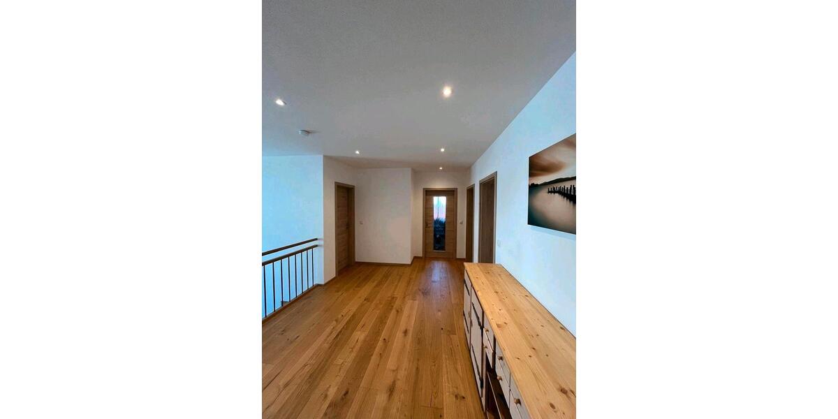 Etagenwohnung Seeshaupt - 6 Zimmer, 218 m&sup2;, 3.270&euro; | Angebot:26674772