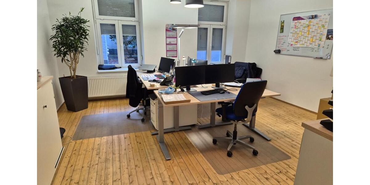 Erdgeschoßwohnung Köln Innenstadt - 4 Zimmer, 150 m&sup2;, 2.700&euro; | Angebot:24613386