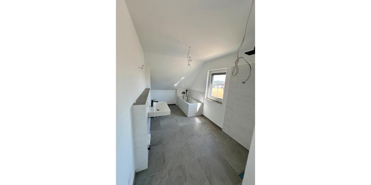 Etagenwohnung Herford - 5 Zimmer, 150 m&sup2;, 1.695&euro; | Angebot:26284333