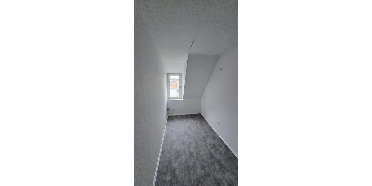 Dachgeschoßwohnung Wuppertal Barmen - 4 Zimmer, 858&euro; | Angebot:23661226