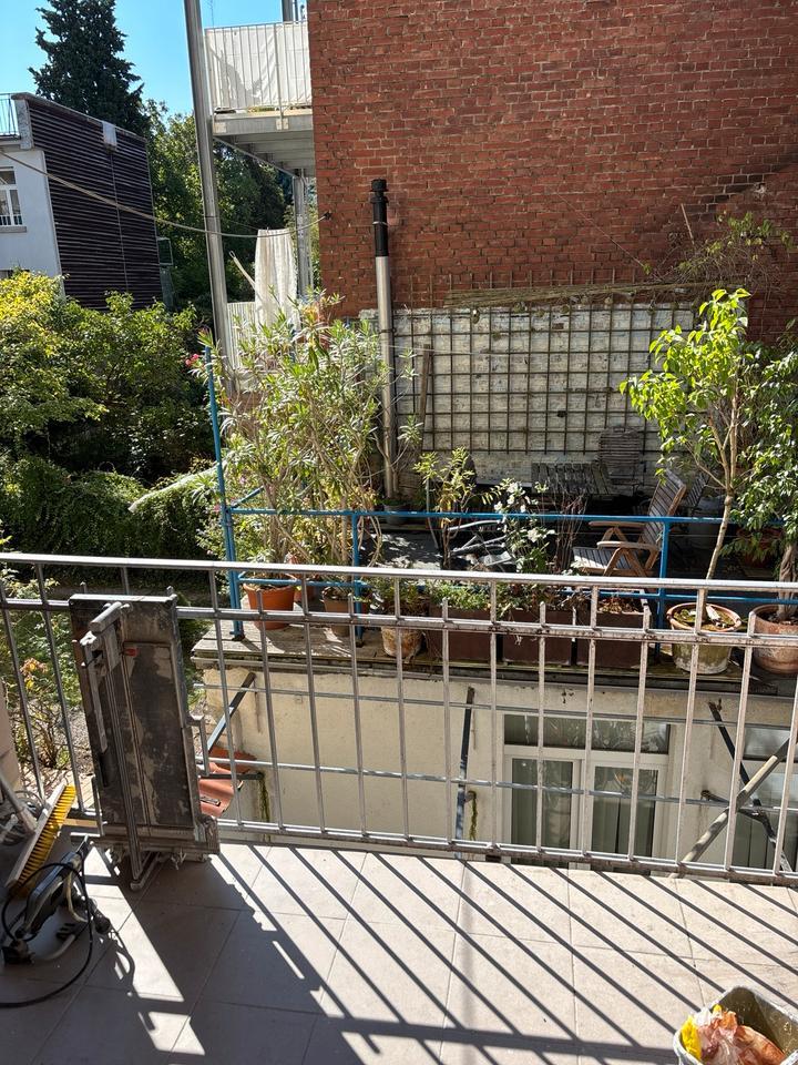 WG Wohnung 4 Zimmer an- 3- Studenten zu vermieten in Darmstadt 1-