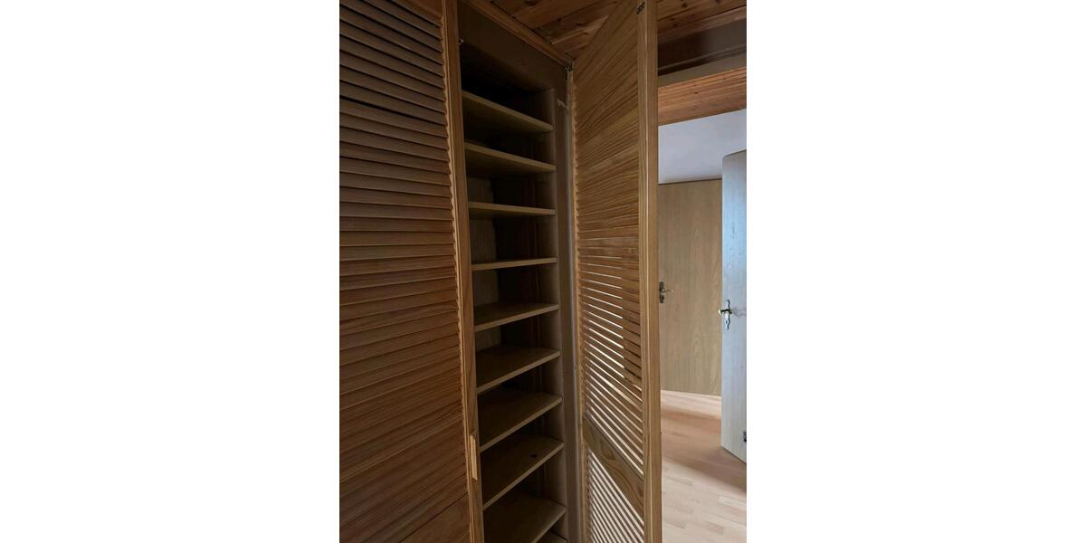 Dachgeschoßwohnung Pohlheim - 4 Zimmer, 105 m&sup2;, 1.450&euro; | Angebot:25058021