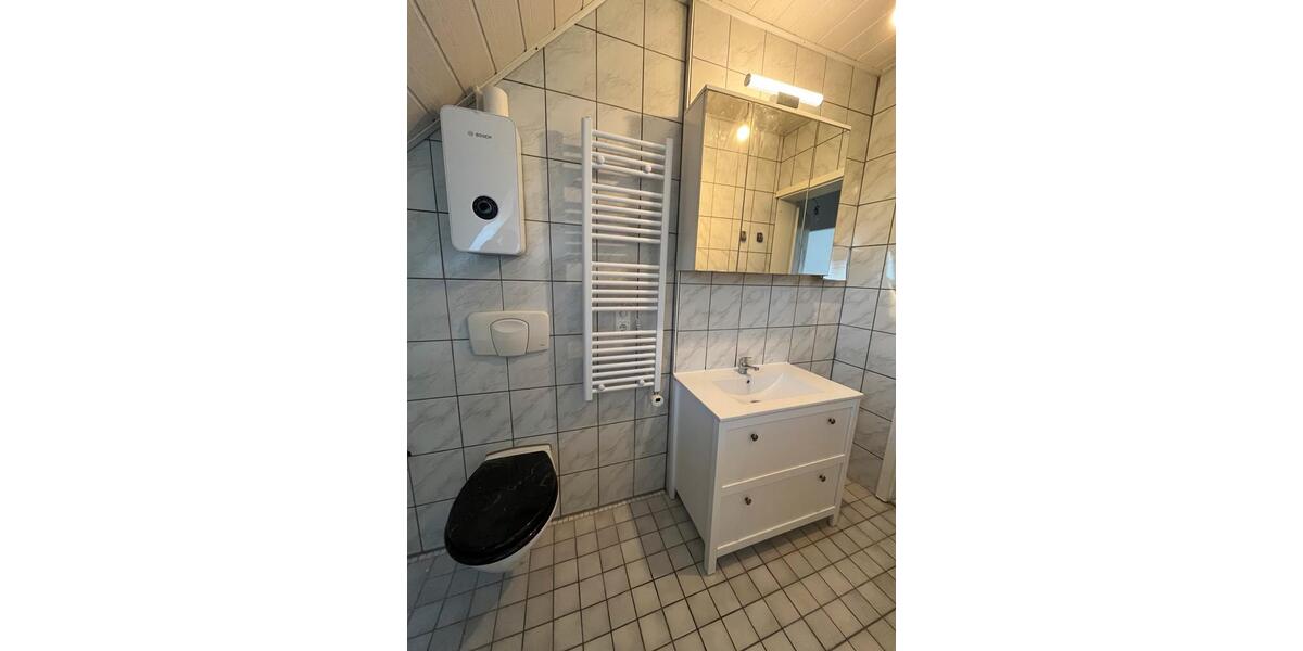 Dachgeschoßwohnung Hof Altstadt - 2.5 Zimmer, 65 m&sup2;, 460&euro; | Angebot:25233722